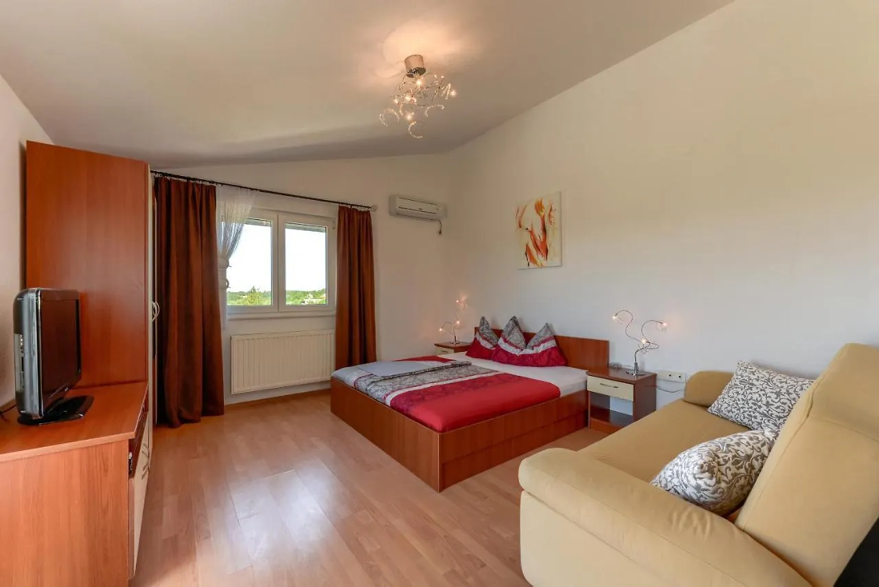 Haus Lilli Mit Pool Apartment Razanac